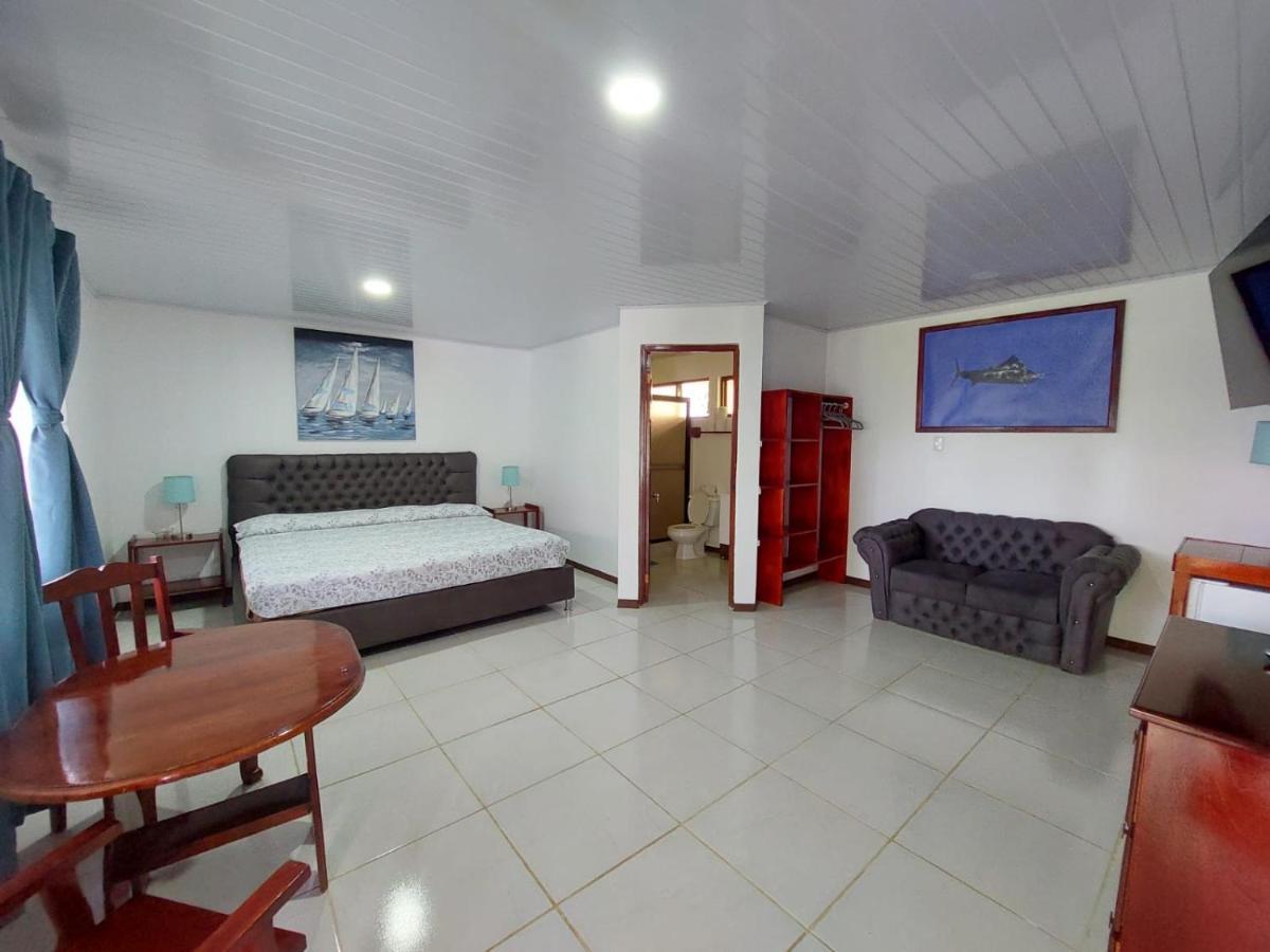 Hotel Pez Gallo Голфито Екстериор снимка