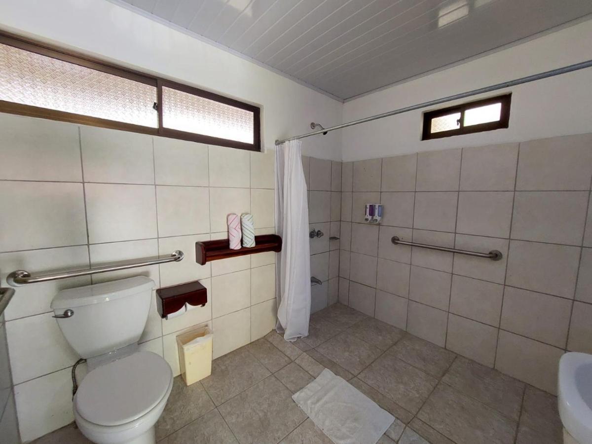 Hotel Pez Gallo Голфито Екстериор снимка