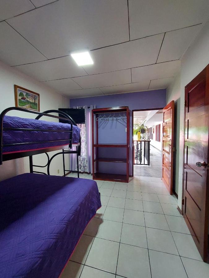 Hotel Pez Gallo Голфито Екстериор снимка