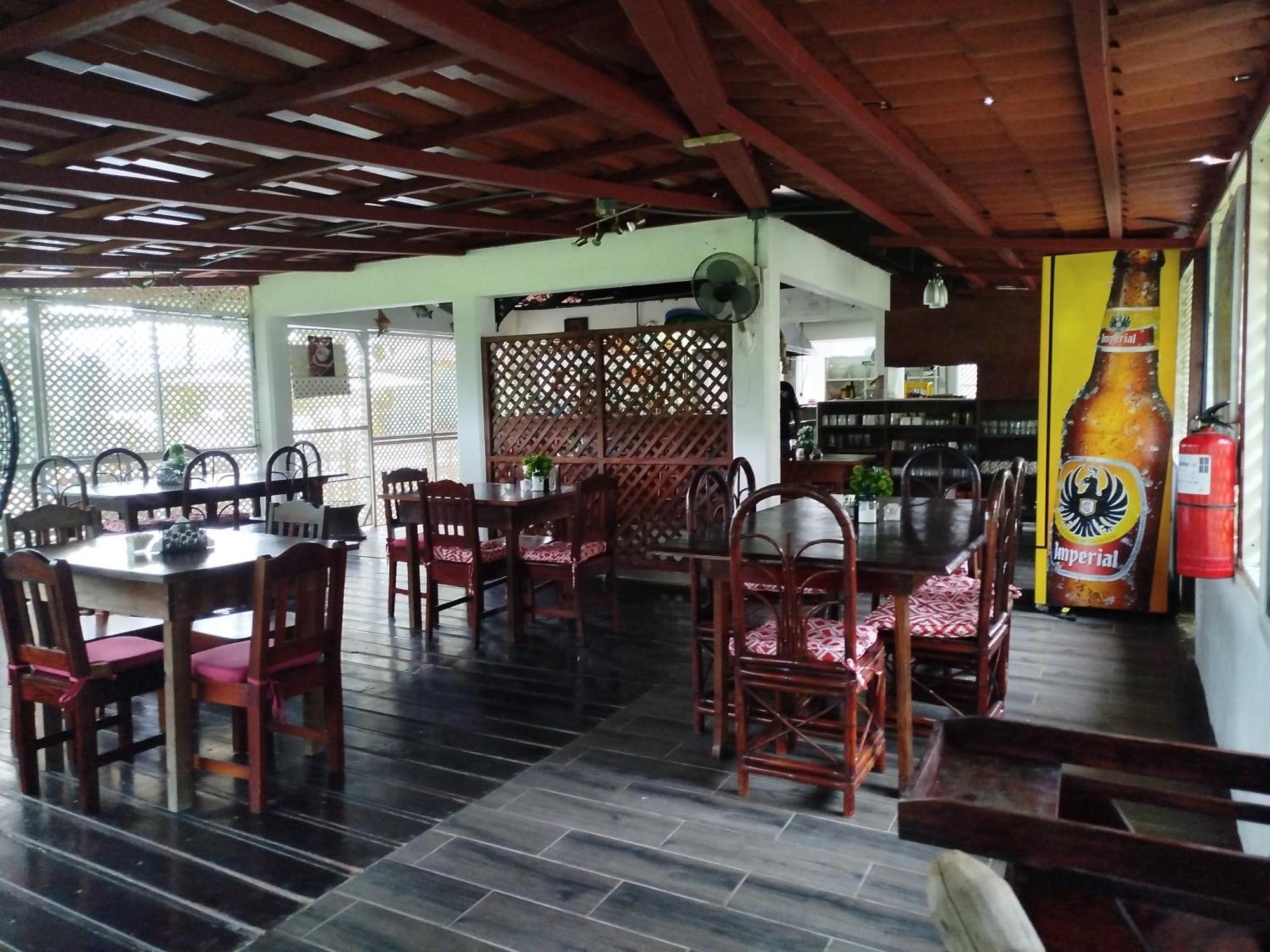 Hotel Pez Gallo Голфито Екстериор снимка